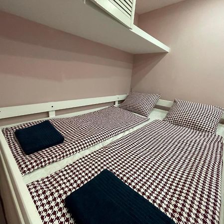 Deluxe Sapphire Residency - 4 Bedrooms Budapest Bagian luar foto