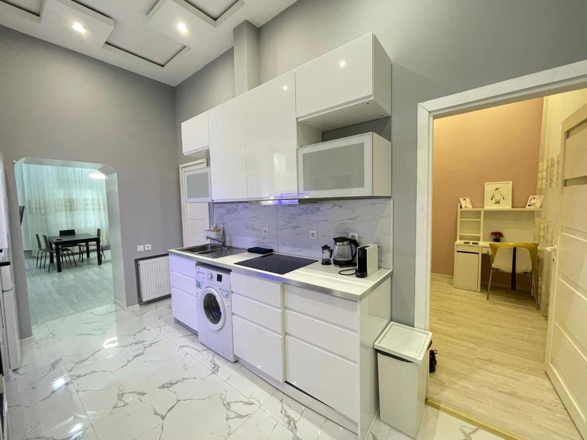 Deluxe Sapphire Residency - 4 Bedrooms Budapest Bagian luar foto