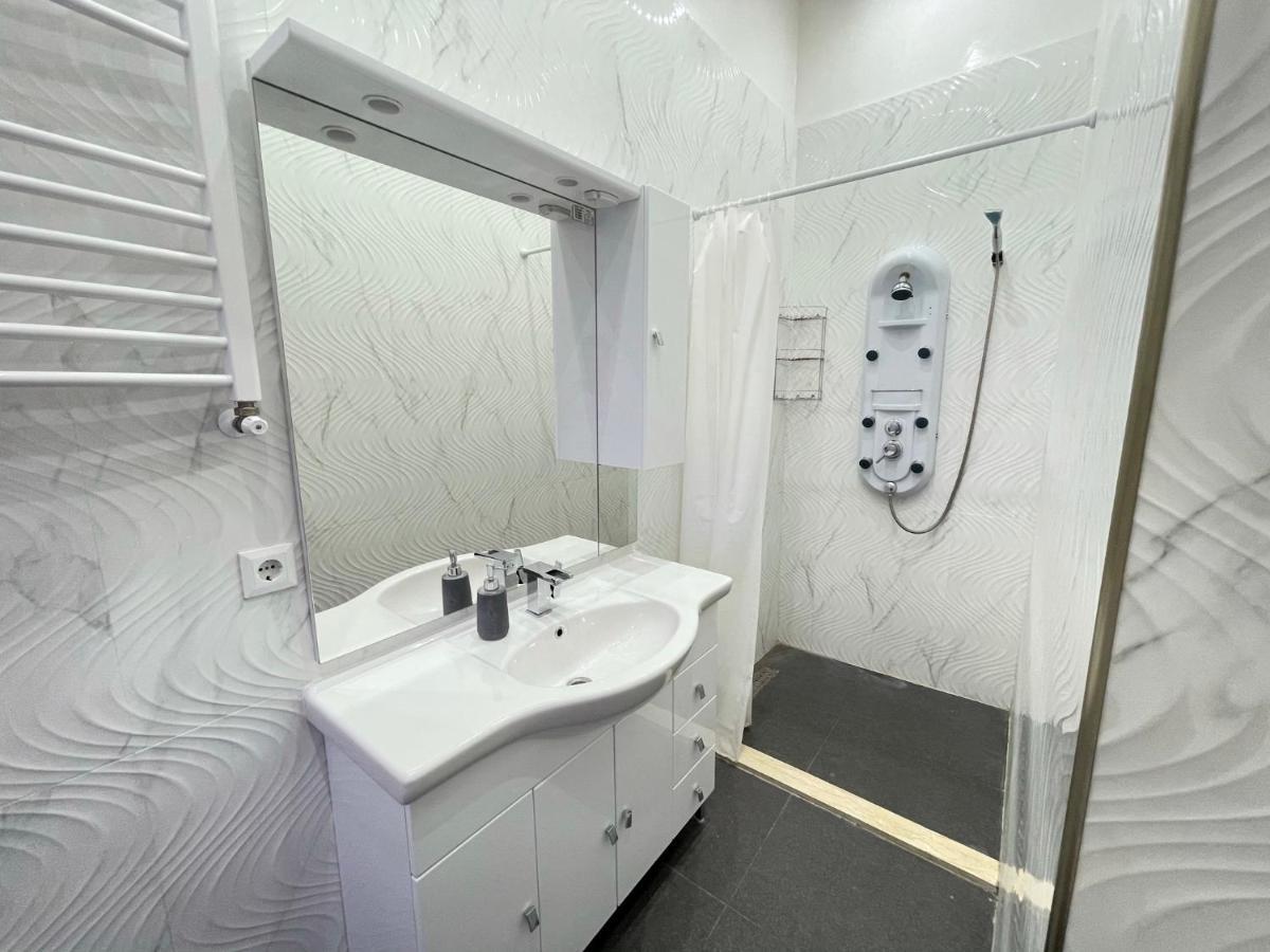 Deluxe Sapphire Residency - 4 Bedrooms Budapest Bagian luar foto